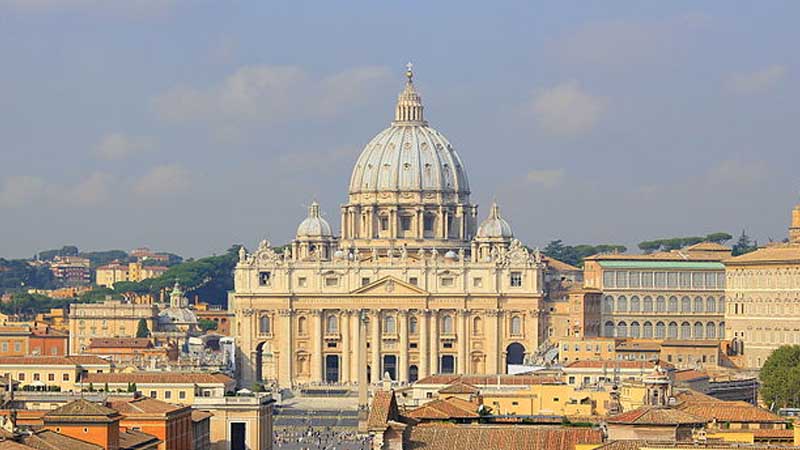 El Vaticano casará también a no creyentes que prefieran la iglesia "porque es más bonito"