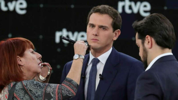 Rivera acude a urgencias a que le quiten un tapón de cera del oído